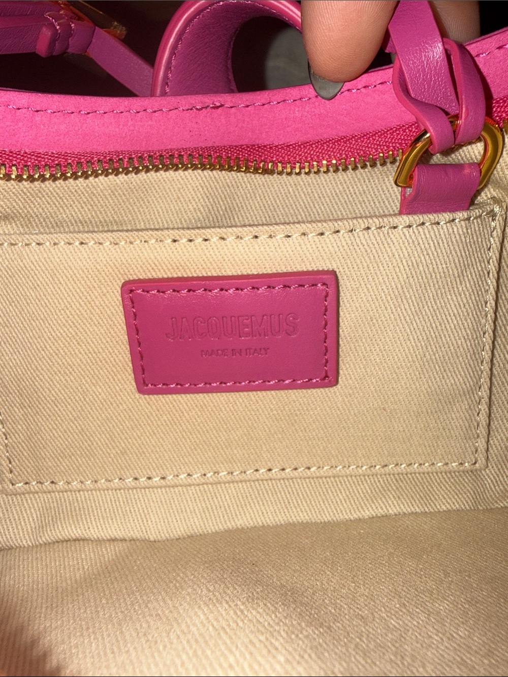 Jacquemus Authentic Hot Pink Shoulder Bag with Gold Padlock - Picture 11 of 15